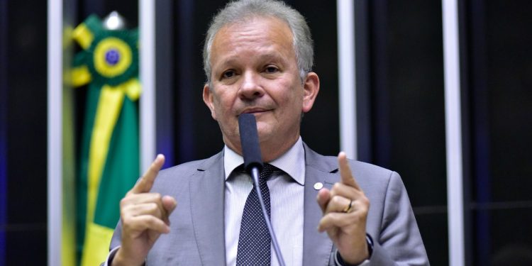 Presidente da Frente Servir Brasil será relator do PL 1893/2026, que regulamenta a negociação coletiva no serviço público