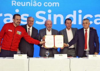 Vitória histórica: presidente Lula assina projeto de lei sobre negociação coletiva no serviço público